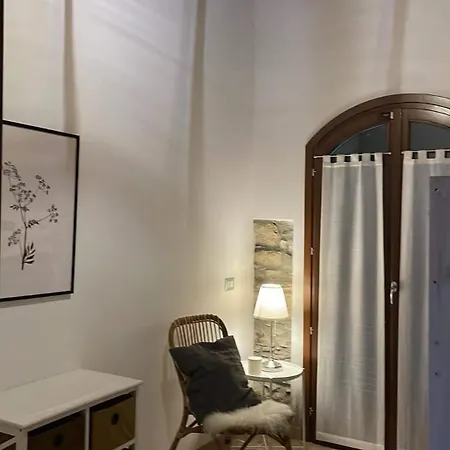 I Bassola Med Privat Parkering *