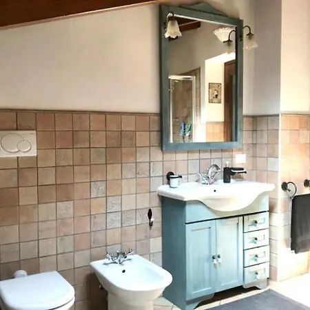 Apartment I Bassola Med Privat Parkering *