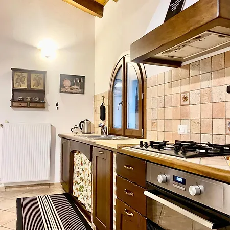 I Bassola Med Privat Parkering Apartment Armeno
