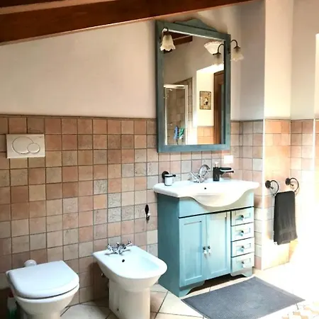 Apartament I Bassola Med Privat Parkering