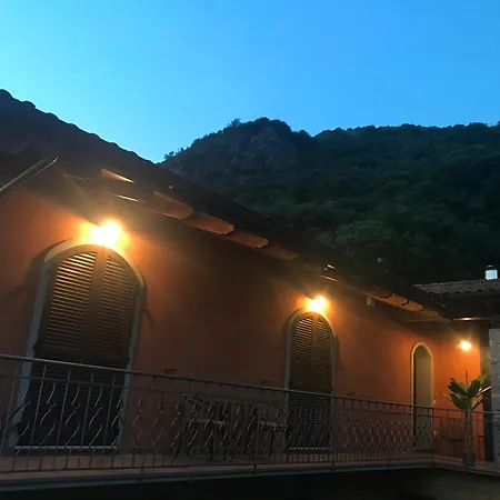I Bassola Med Privat Parkering Apartamento