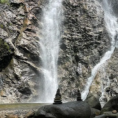 I Bassola Med Privat Parkering * Armeno