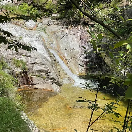 I Bassola Med Privat Parkering * Armeno