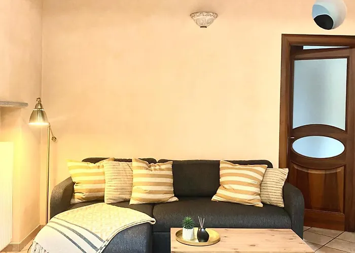 Appartement I Bassola Med Privat Parkering